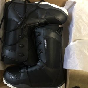 Brand new Snowboarding boots